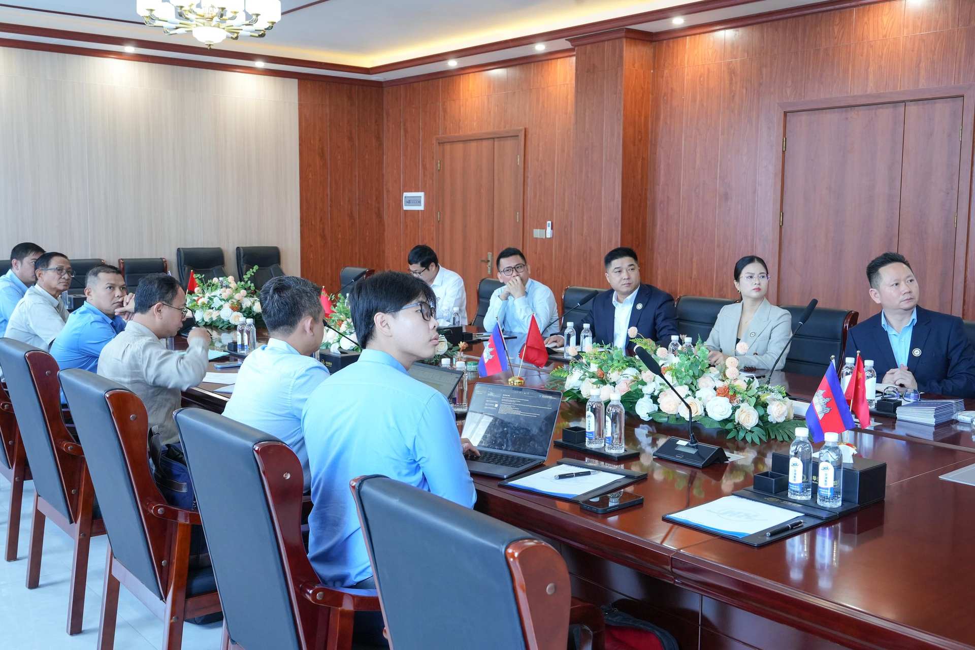 柬埔寨CDC官员莅临华湘国际经济特区指导工作